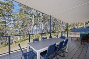 3-Bed Coastal Getaway with Direct Beach Access, Long Beach